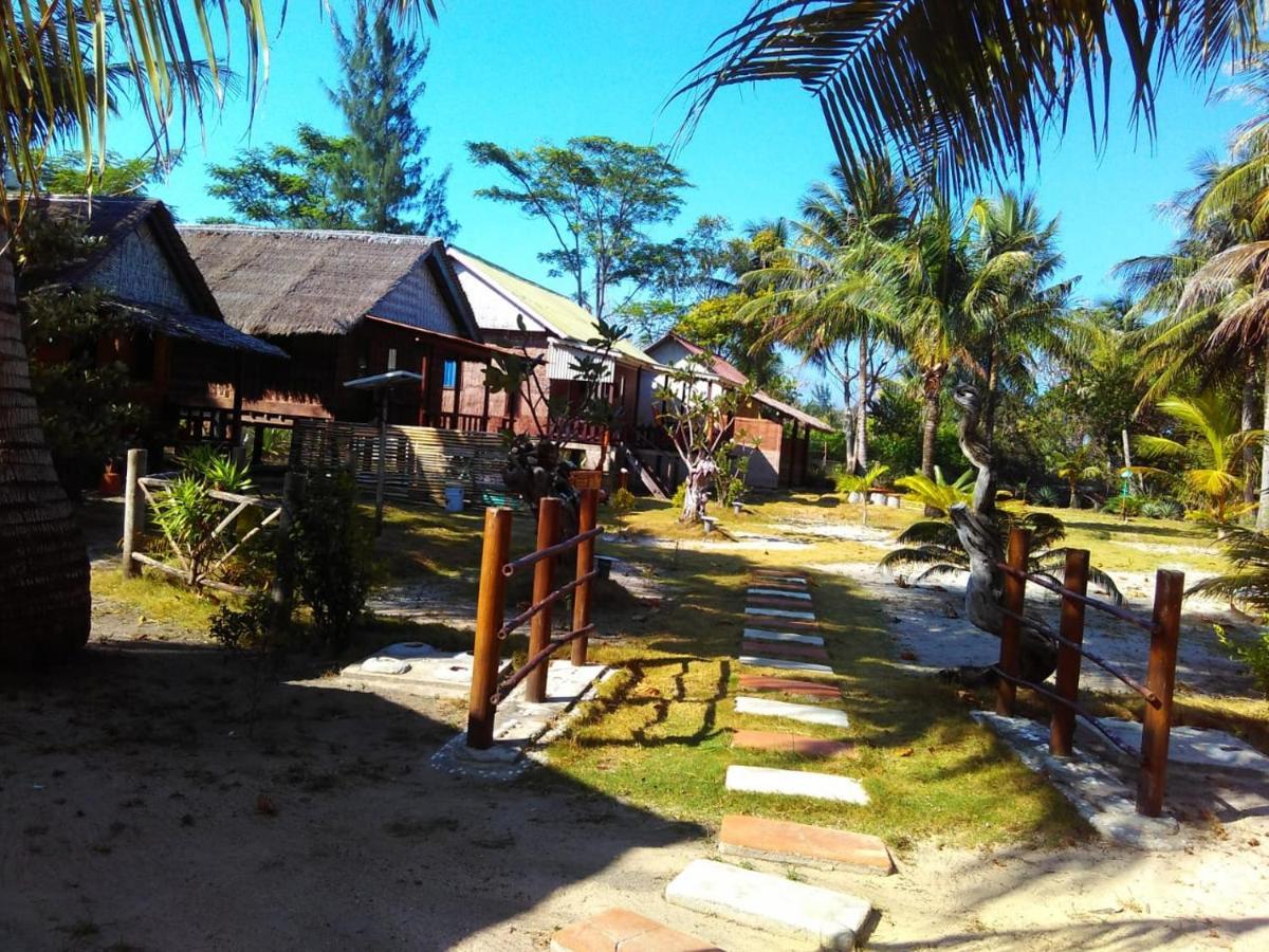 Asari Timo Cottage カリムンジャワ エクステリア 写真