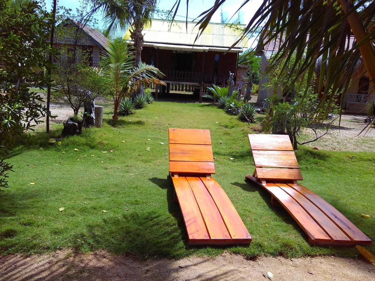 Asari Timo Cottage カリムンジャワ エクステリア 写真